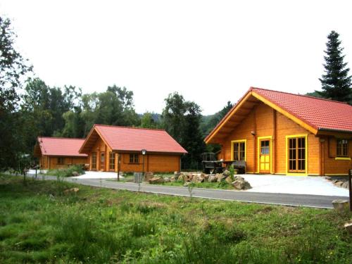 Exterior view, Hotel Grunes Paradies in Grebenhain