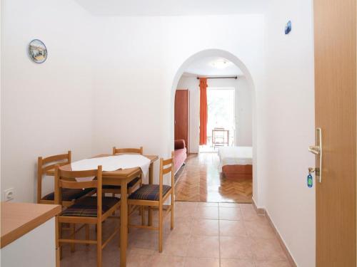  0-Bedroom Apartment in Mandre in Mandre