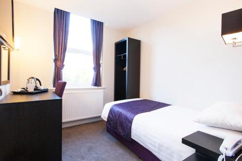The Abbey Lodge Hotel - image 2
