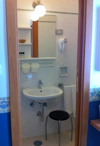 Hotel Carmel - image 5