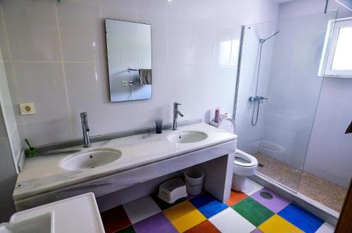 ฝักบัว, Alcazaba Beach Apartment 3302 in หาดอัลกาซาบา