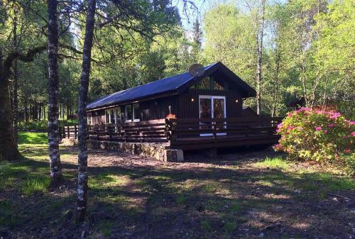 Berneray Cabin (2 bedrooms) – Free wi-fi, Electric hot tub (extra charge)