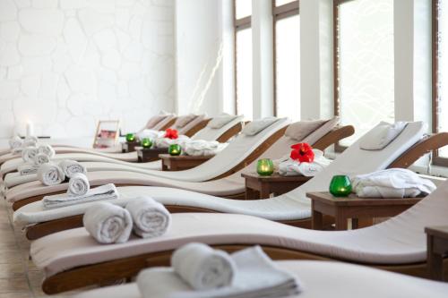 Oceanis Beach & Spa Resort - image 12