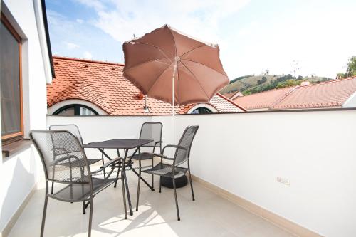 Erkély/terasz, (Ne)vinna kavarna in Mikulov