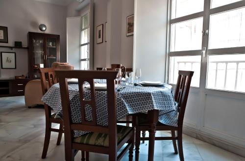  Situación en el corazón de Sevilla-Parking gratis!, Ferienwohnung in Sevilla