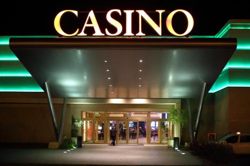 Casino, Hotel y Casino Del Rio - General Roca in General Roca