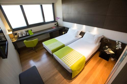 The Hub Hotel - image 3