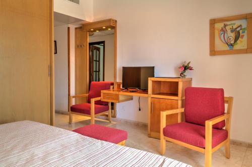 room detail thumbnail 1