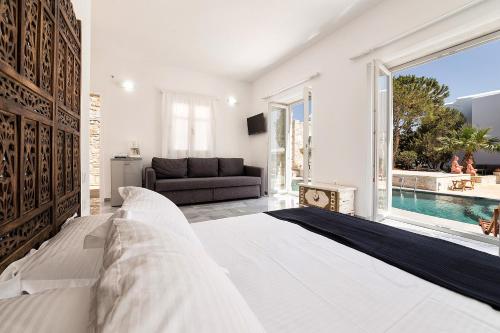 1 queen bed, 1 sofa bed