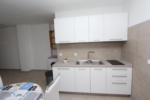 Apartment Mihaela 5