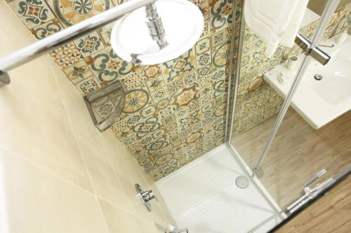 Standard Double Room image 7