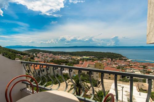  Apartments Ella, Pension in Makarska