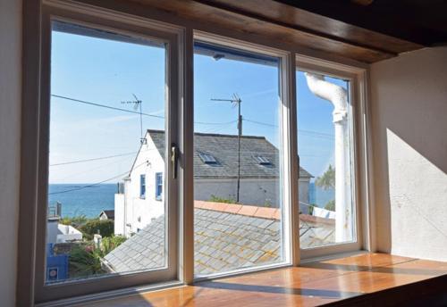 Tregear Cottage, Marazion, Cornwall