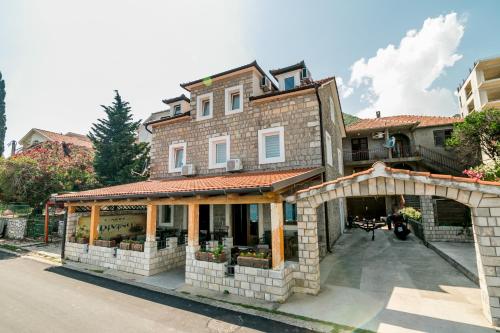 Apartments Villa Jovanka - image 2