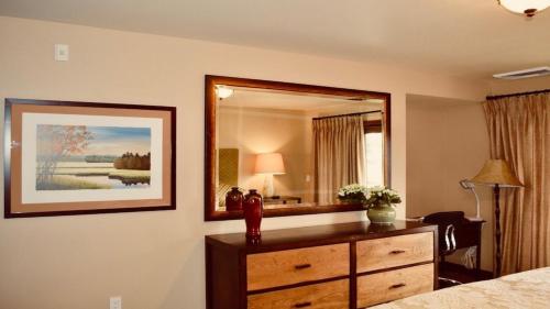 Alpine Village Suite 205 - main image