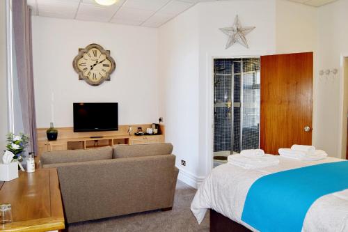 Deluxe Double Room image 10