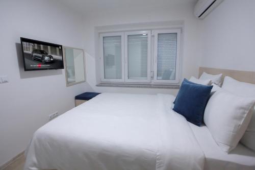Deluxe Bellevue Apartments - image 5