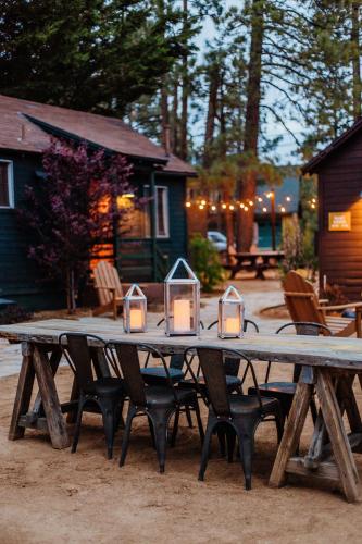 Noon Lodge in Big Bear Lake, USA