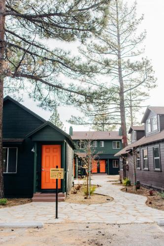 Noon Lodge at Mallard Bay