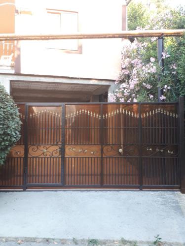Guest House Markar - image 8