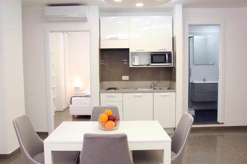 Mondo Suites Apartments 5