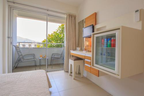 room detail thumbnail 1