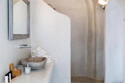 Suite Pearl con Piscina Privata e Vista sulla Caldera