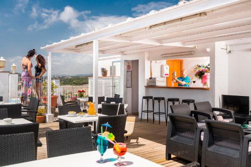 Pub/Ruang Rehat, Hotel Ridomar 365 in Lloret De Mar