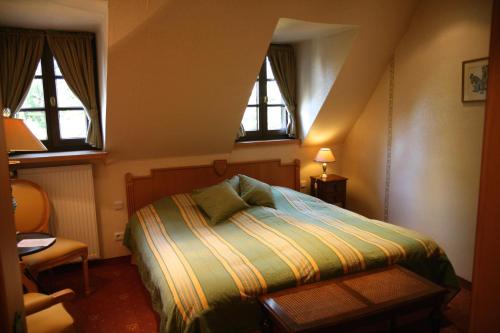 Hotel Burg Arras - Tap to explore photos