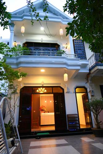 Eingang, Shark Homestay in Hue