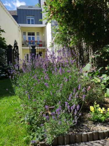 Aux Herbes Folles