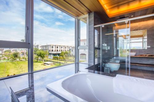 Bathroom, WMSA villa in Dongshan Township