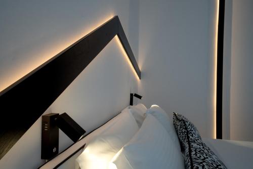 Divelia Hotel - image 2