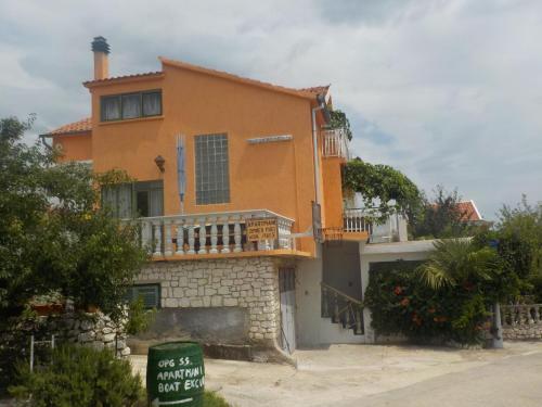  Svetin Apartments in Grebaštica
