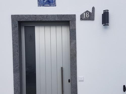 Amazing view to the sea & port bay in Mosteiros in มอสเตย์โรส