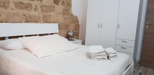 Aliga Room Type - Triple Room with Private Bathroom
