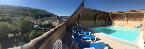 Swimming pool, Best Western Hotel Le Pont D'Or in Figeac