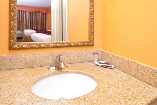 Americas Best Value Inn Smithtown/Long Island