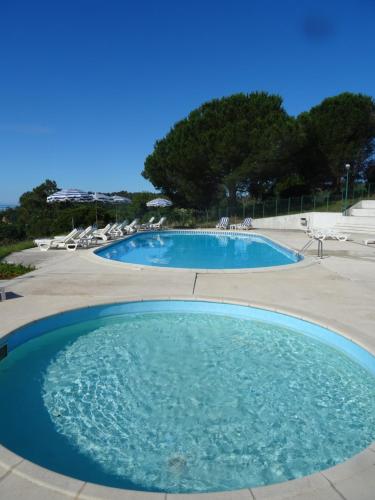 Azur Hotel - image 2