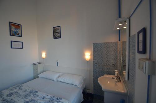 Olympia Hotel - image 11