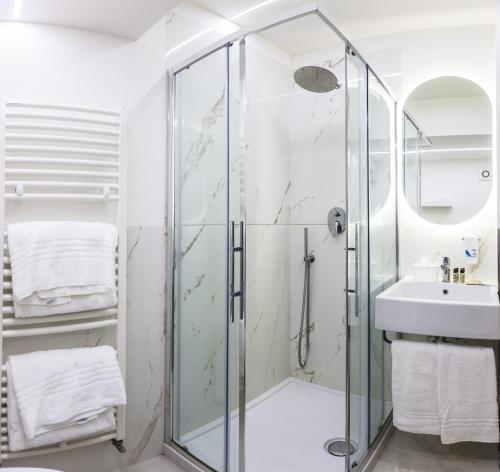 Cuneo Hotel - image 5