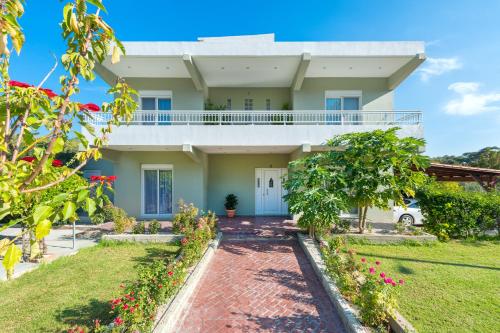  2 Bedrooms apartment with pool in Filerimos in 85101 Ialyssos