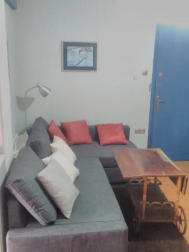 Mia's cozy flat in Ermou, 3 min from "Monastiraki"