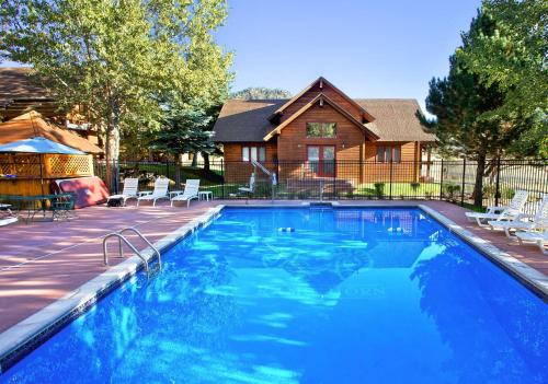 Rams Horn Village Resort – Estes Park, CO