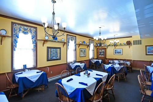 Food and beverages, The Country Inn of Berkeley Springs in Berkeley Springs (WV)