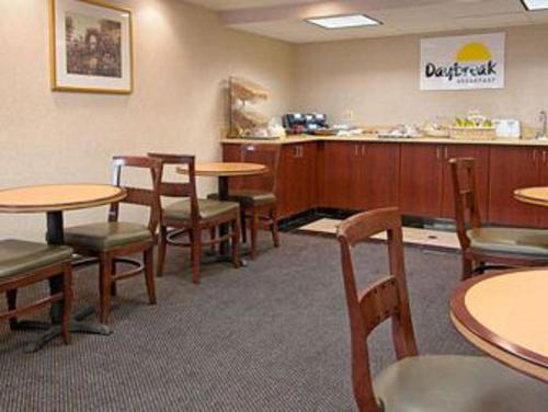 Restaurante, Days Inn by Wyndham Arlington Pentagon in Arlington (VA)