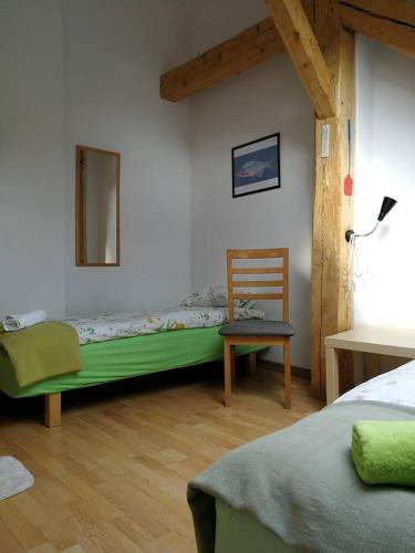1 double bed, 1 twin bed