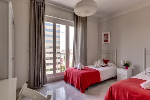 4 Bedroom High-Rise Apartment Amazing views! - image 5