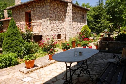 Andrea Sofi Guesthouse - image 4