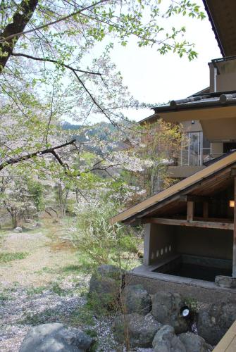 Japanese-Style Junior Suite with Open-Air Bath 